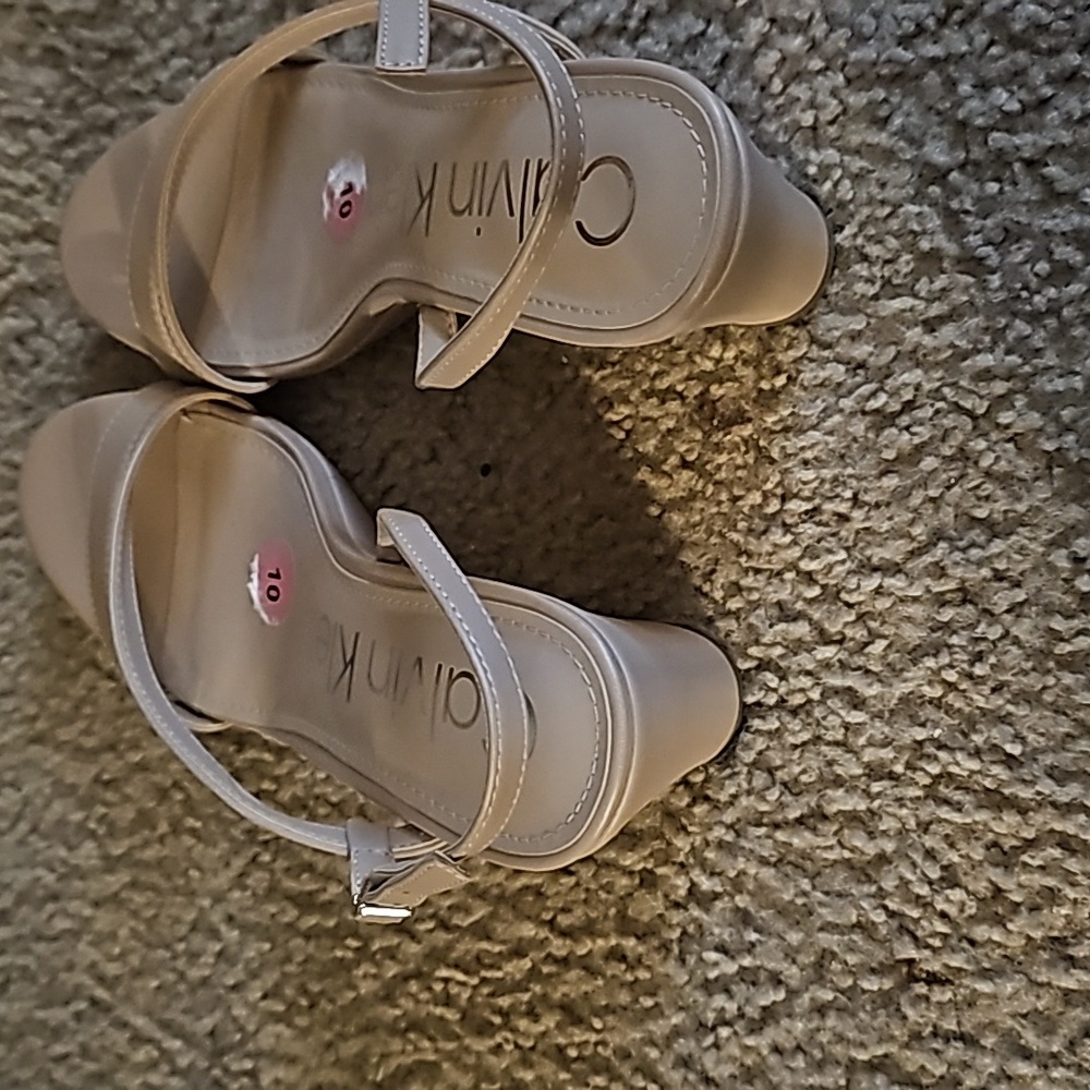 Shoe. Calvin Klein, size 10M - Picture 5 of 5